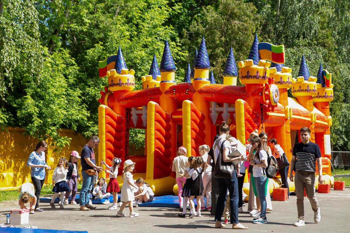 Annual Summer Fairs at BIS